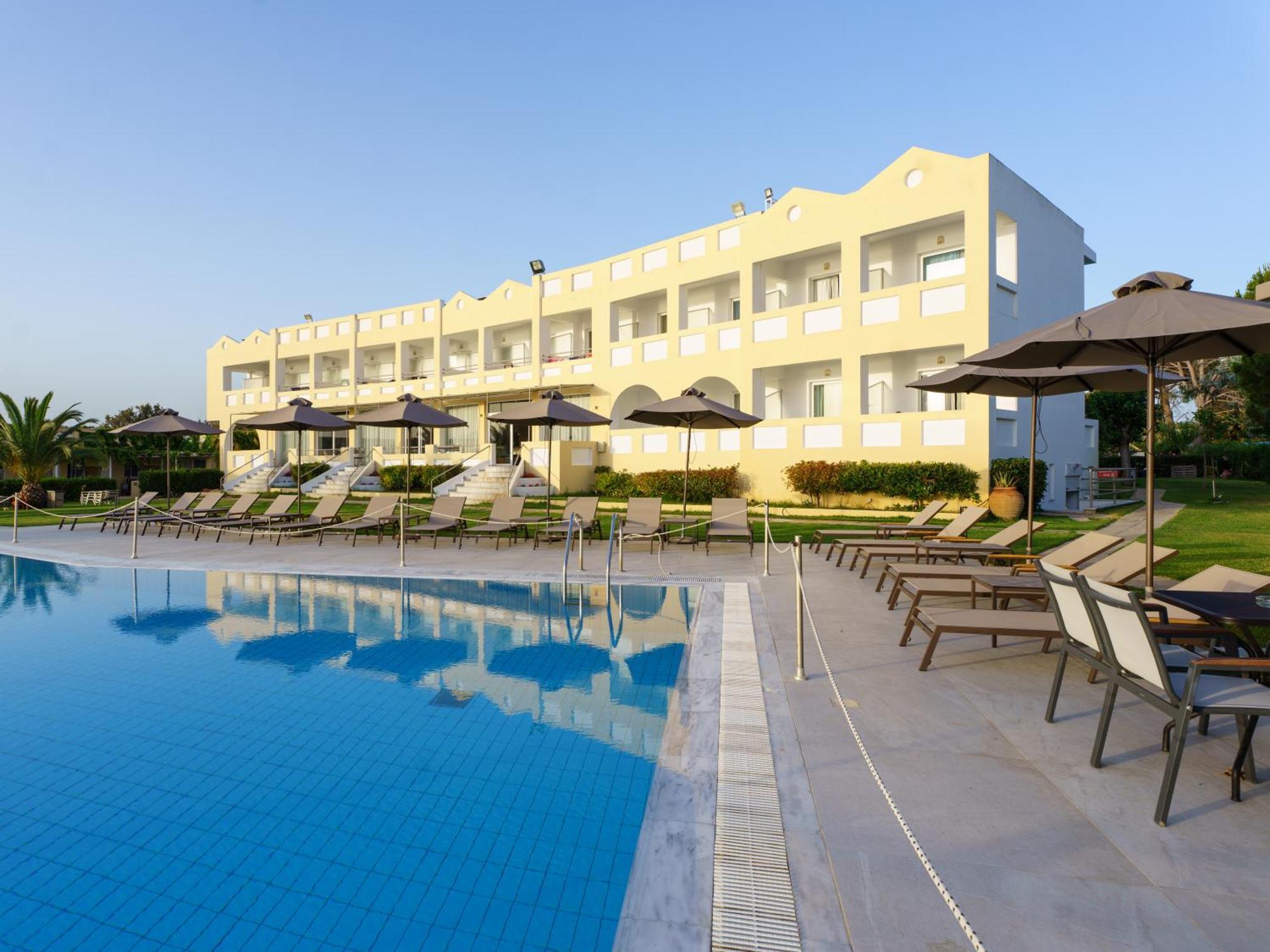 Niforeika Beach Hotel Εξωτερικό φωτογραφία
