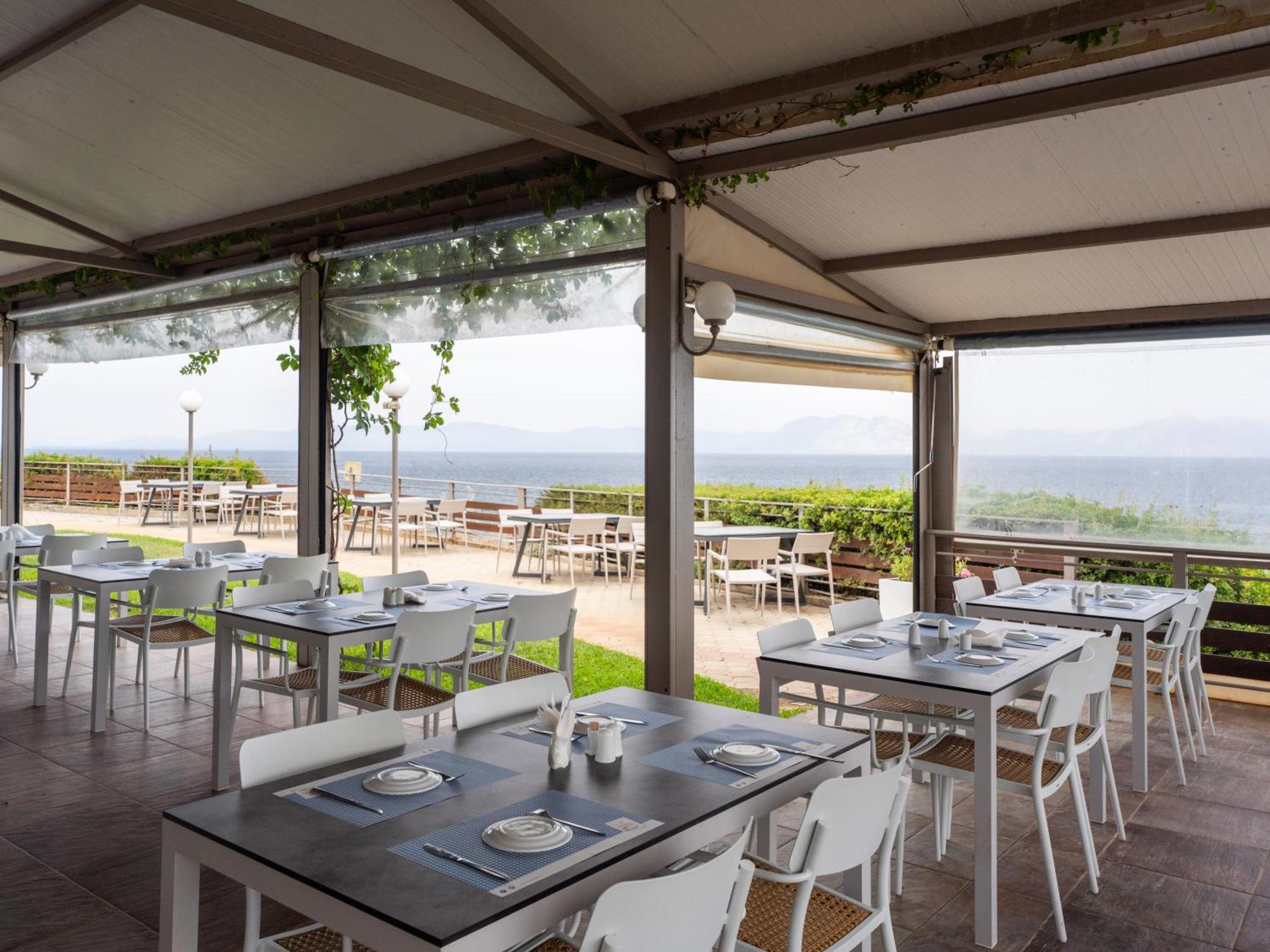 Niforeika Beach Hotel Εξωτερικό φωτογραφία