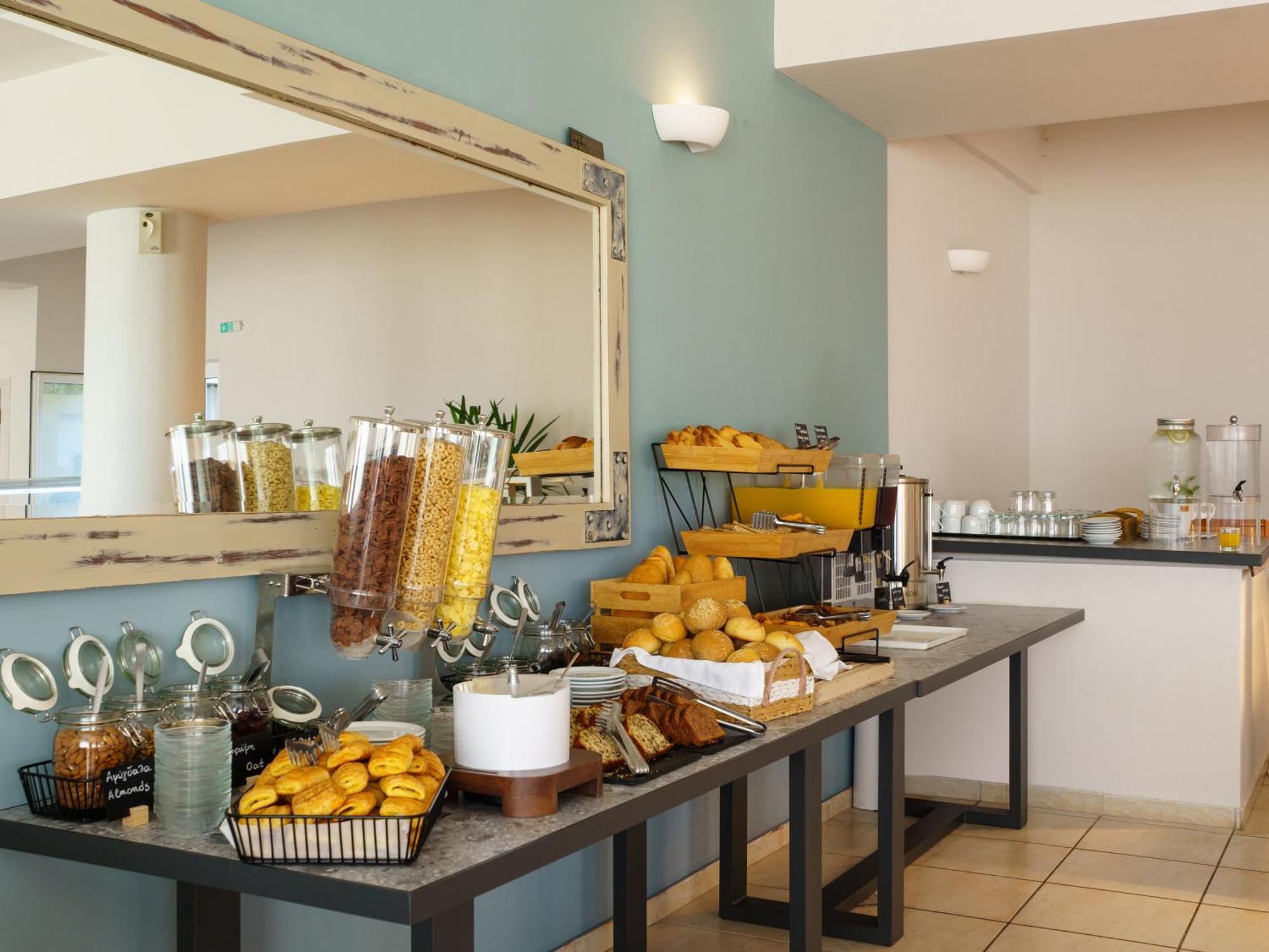 Niforeika Beach Hotel Εξωτερικό φωτογραφία